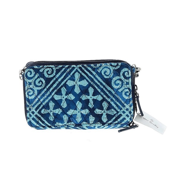 🦋🦋Vera Bradley RFID 3-in-1 Crossbody. “Cuban Tiles”. NWT - Picture 3 of 4